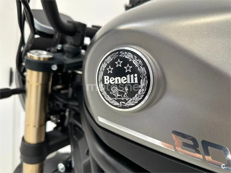 Benelli Leoncino 800 – Vista 25