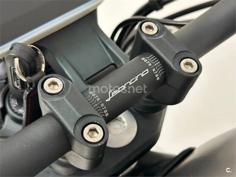 Benelli Leoncino 800 – Vista 26