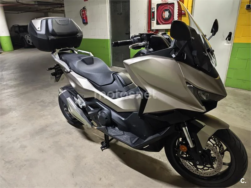 Honda Forza 750 – Vista 2