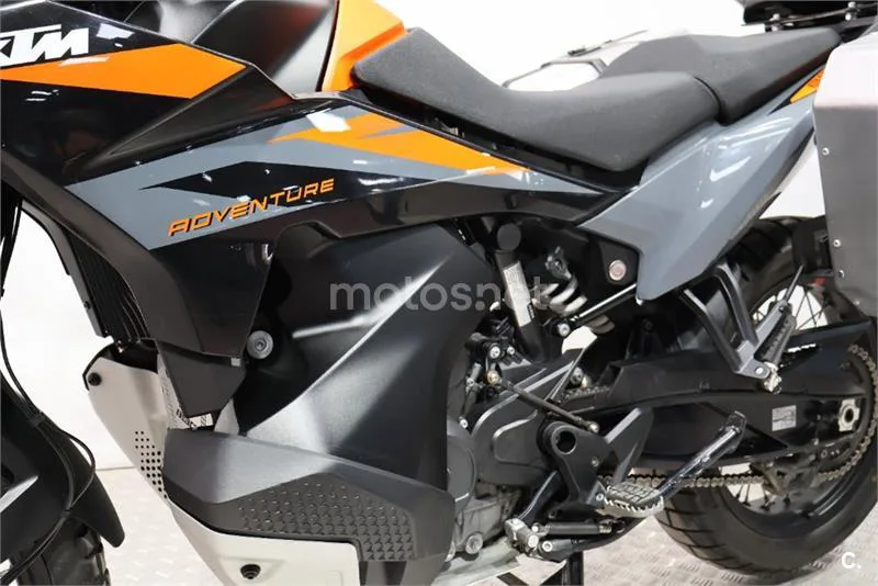 KTM 890 – Vista 13