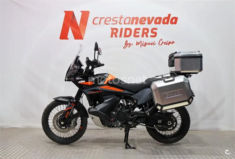 KTM 890 – Vista 3