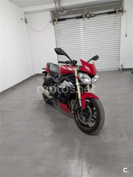 Triumph Street Triple – Vista 3