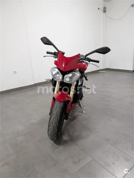 Triumph Street Triple – Vista 4