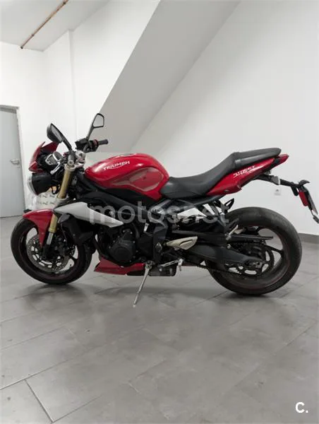 Triumph Street Triple – Vista 5