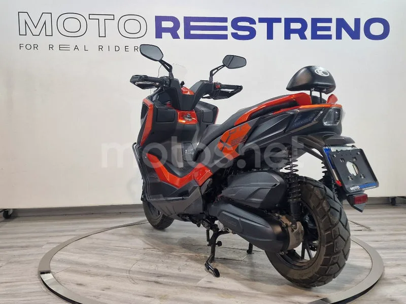 Kymco DTX 125 – Vista 3
