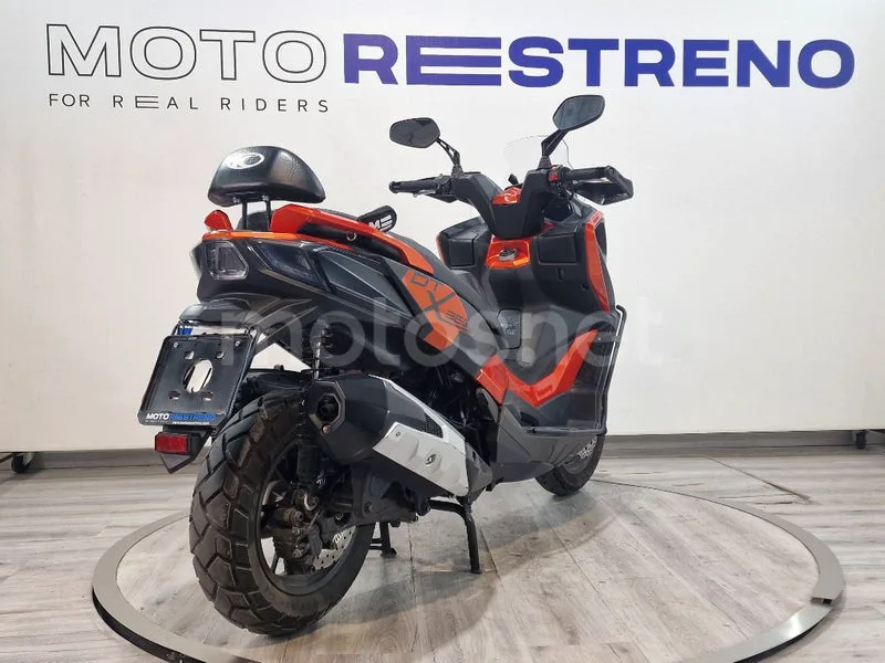 Kymco DTX 125 – Vista 8