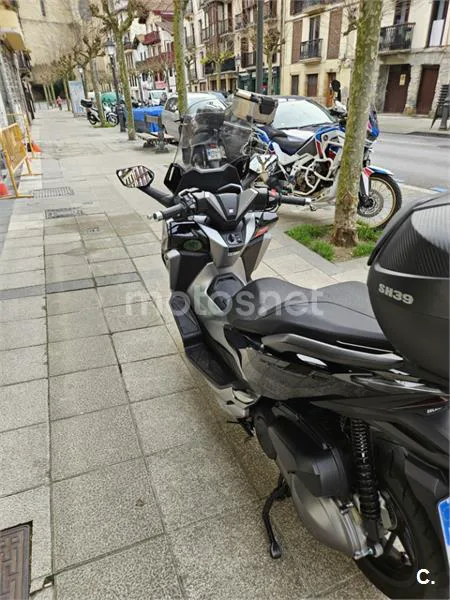 Honda Forza – Vista 3