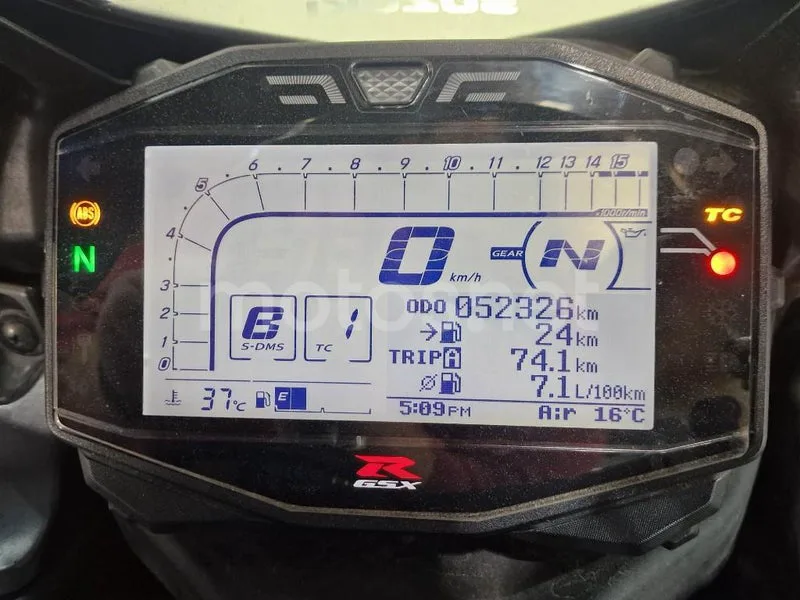 Suzuki GSX-R1000 – Vista 10