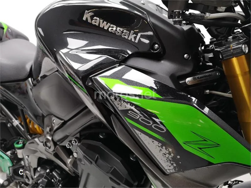 Kawasaki Z900 – Vista 12