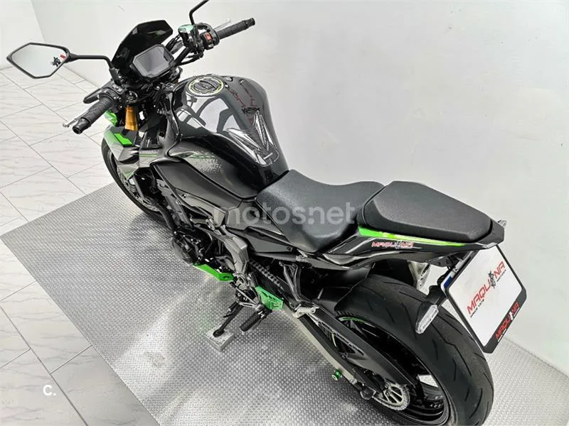 Kawasaki Z900 – Vista 16
