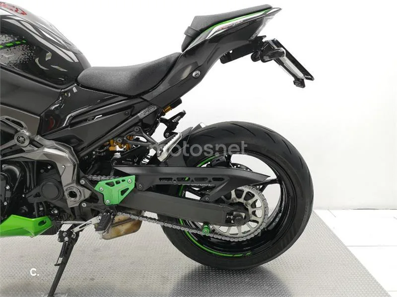 Kawasaki Z900 – Vista 18