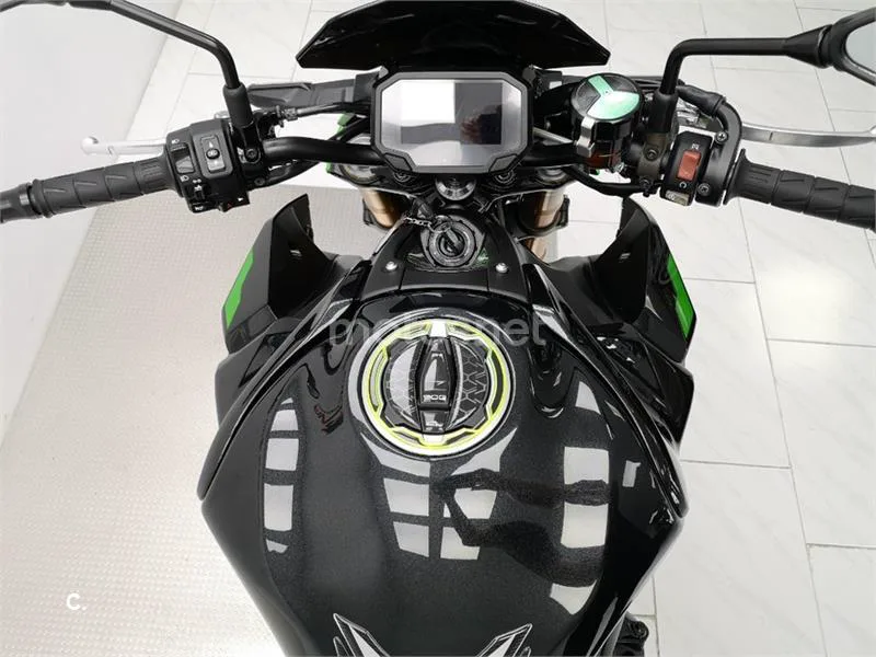 Kawasaki Z900 – Vista 7