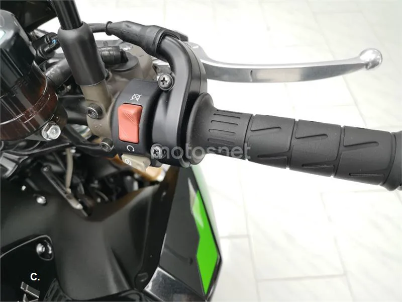 Kawasaki Z900 – Vista 8