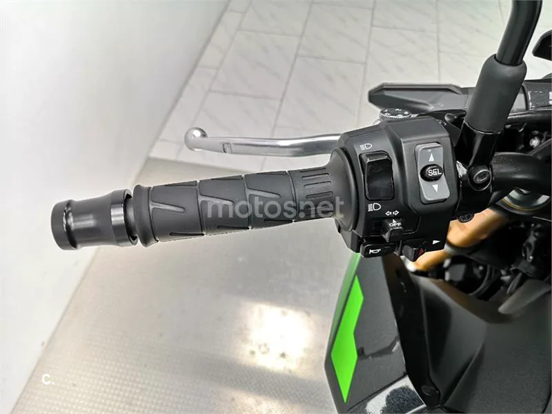 Kawasaki Z900 – Vista 9