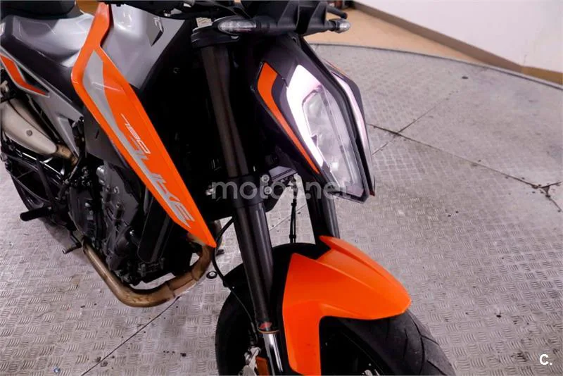 KTM 790 – Vista 15