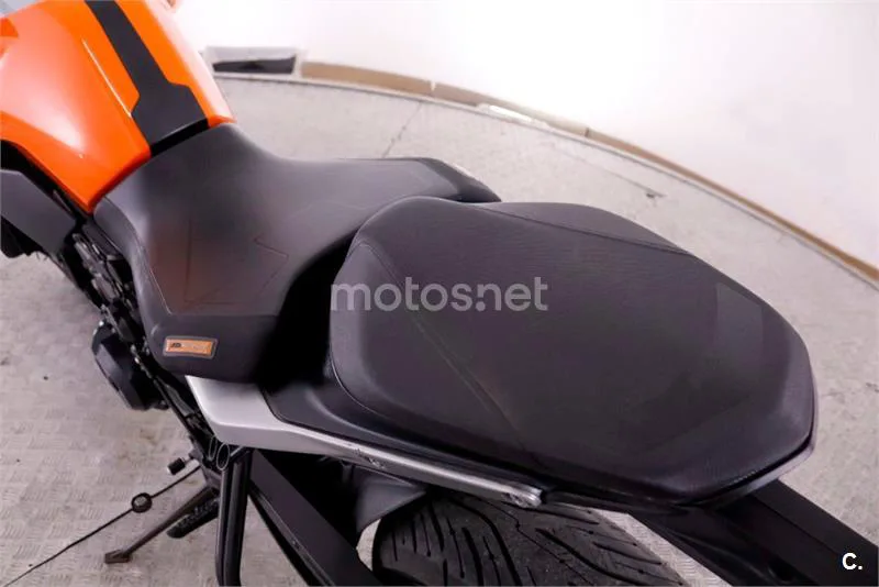 KTM 790 – Vista 17