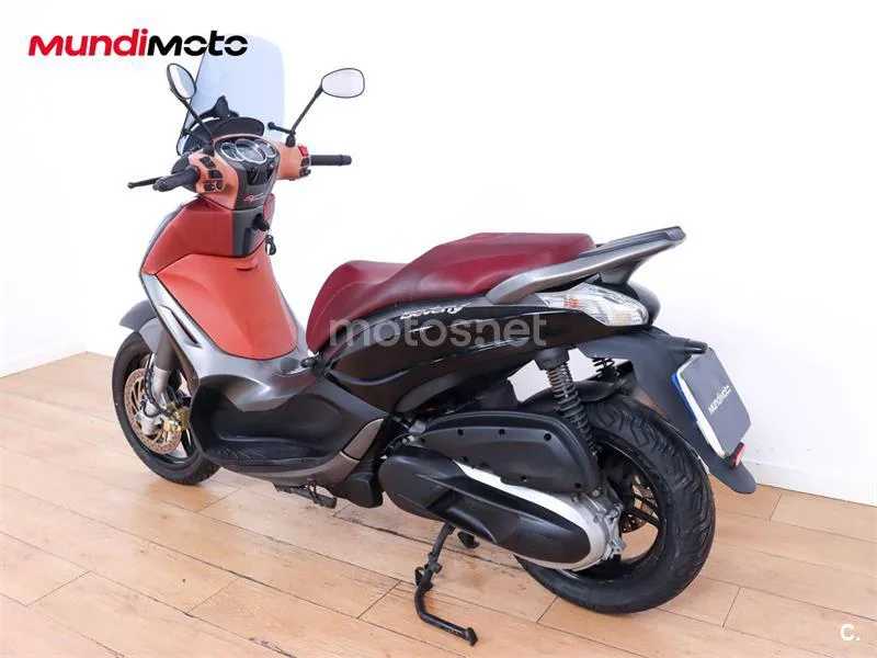 Piaggio Beverly – Vista 14