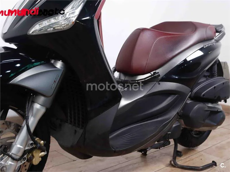 Piaggio Beverly – Vista 17