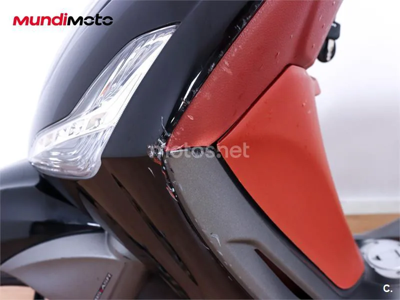 Piaggio Beverly – Vista 25