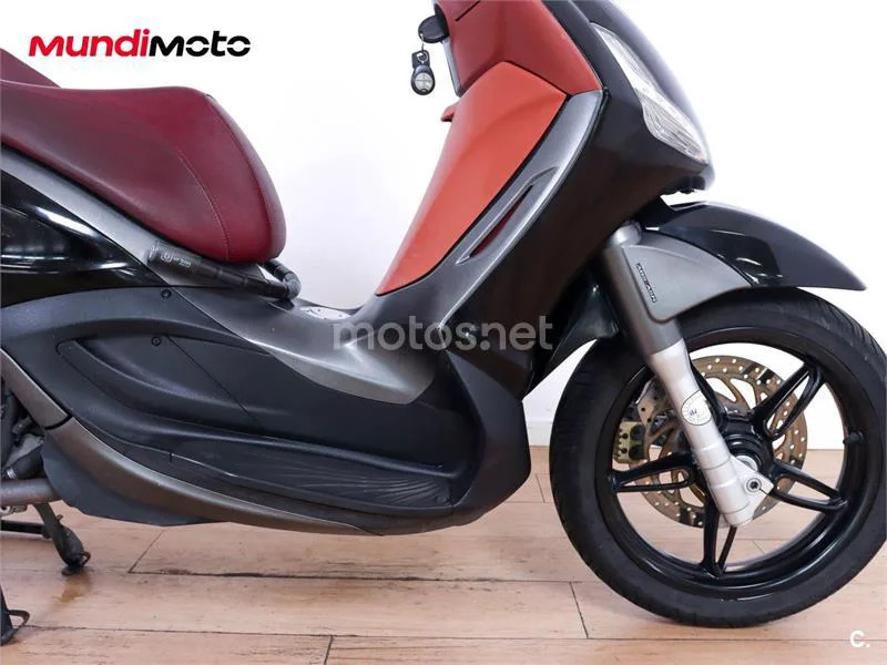Piaggio Beverly – Vista 40