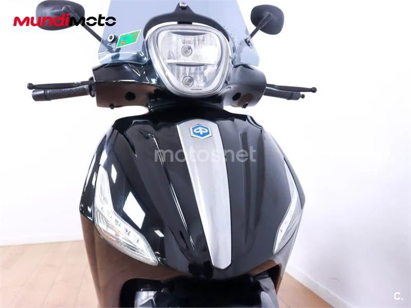 Piaggio Beverly – Vista 8