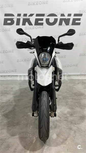 KTM 990 SM – Vista 5