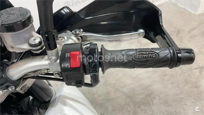 KTM 990 SM – Vista 9