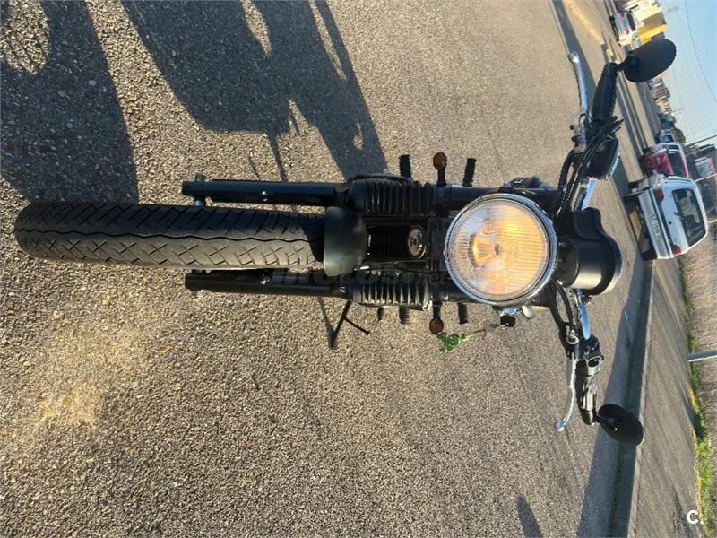 Triumph Bonneville 900 – Vista 9