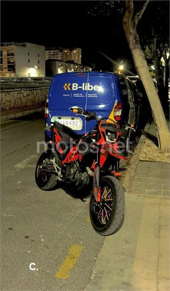 KTM 690 SMC R – Vista 2