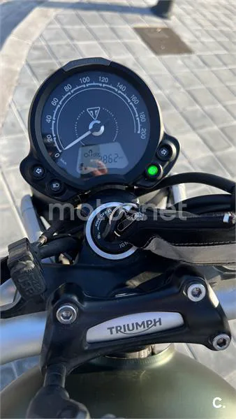 Triumph Scrambler 900 – Vista 2