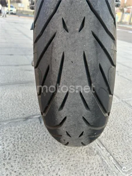 Honda CB 650 R – Vista 8