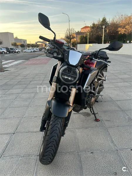 Honda CB 650 R – Vista 9