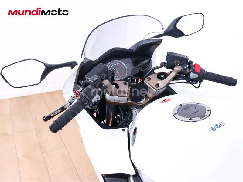 Honda VFR 800 F – Vista 11