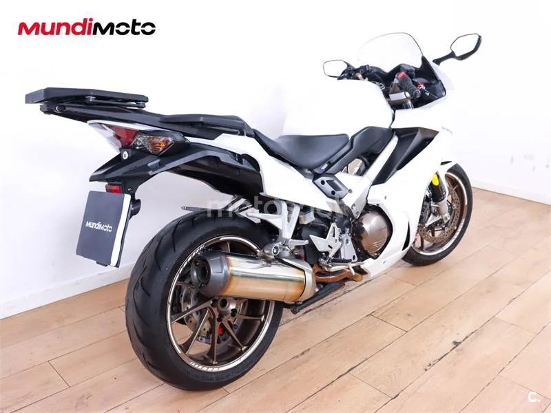 Honda VFR 800 F – Vista 3