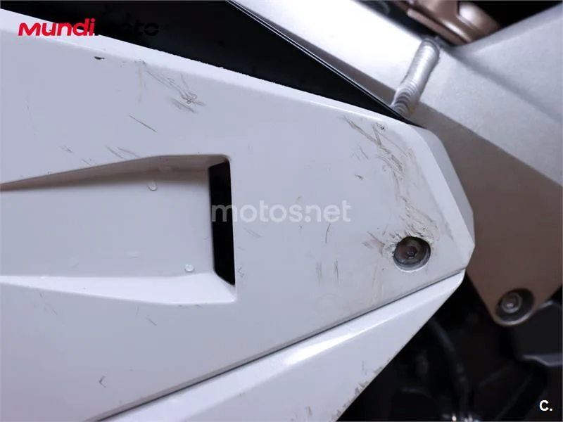 Honda VFR 800 F – Vista 25