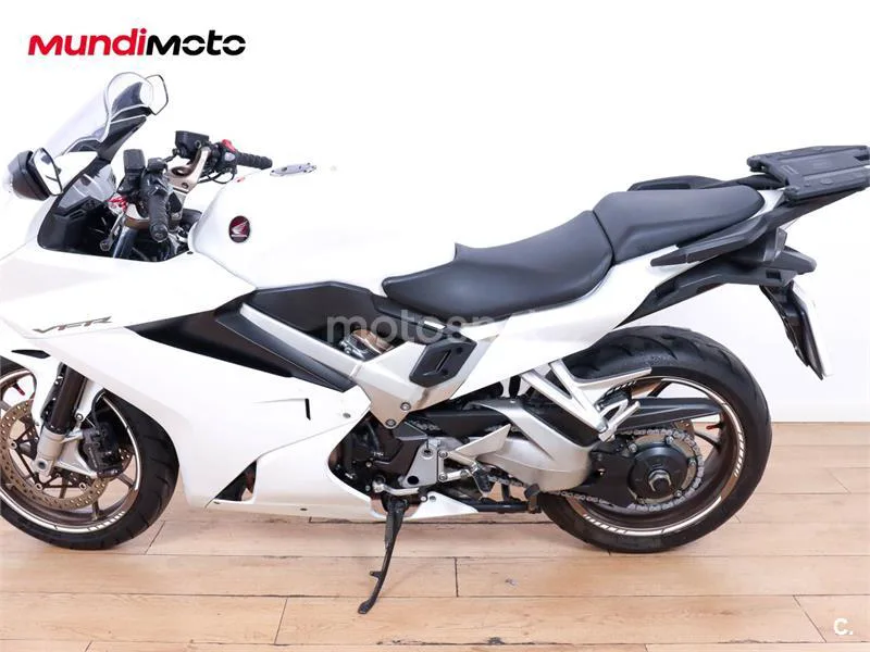 Honda VFR 800 F – Vista 6
