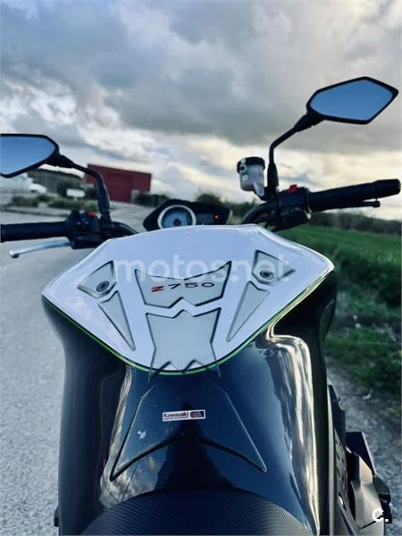 Kawasaki Z 750 – Vista 5