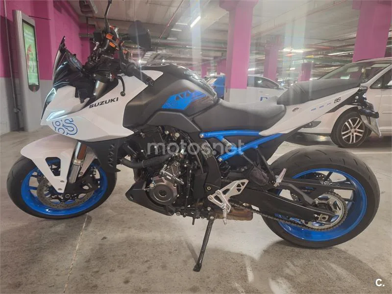 Suzuki GSX-8S – Vista 2