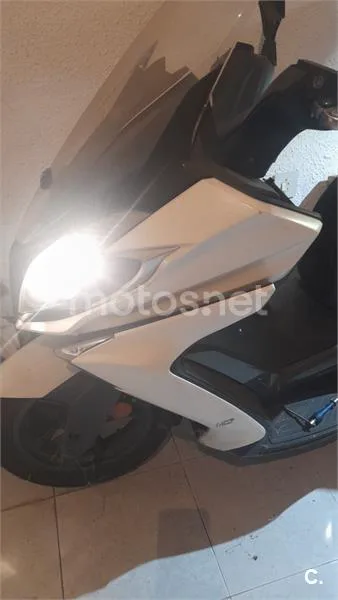 Kymco Super Dink 125 – Vista 3