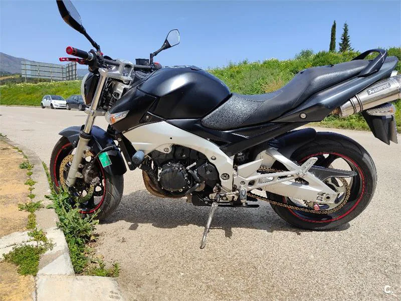 Suzuki GSR 600 – Vista 2