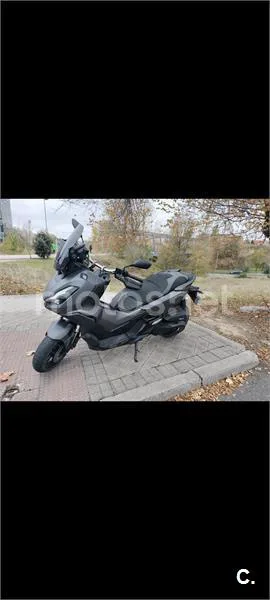 Honda ADV 350 – Vista 3