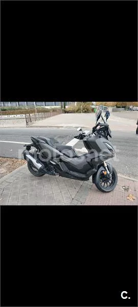 Honda ADV 350 – Vista 4