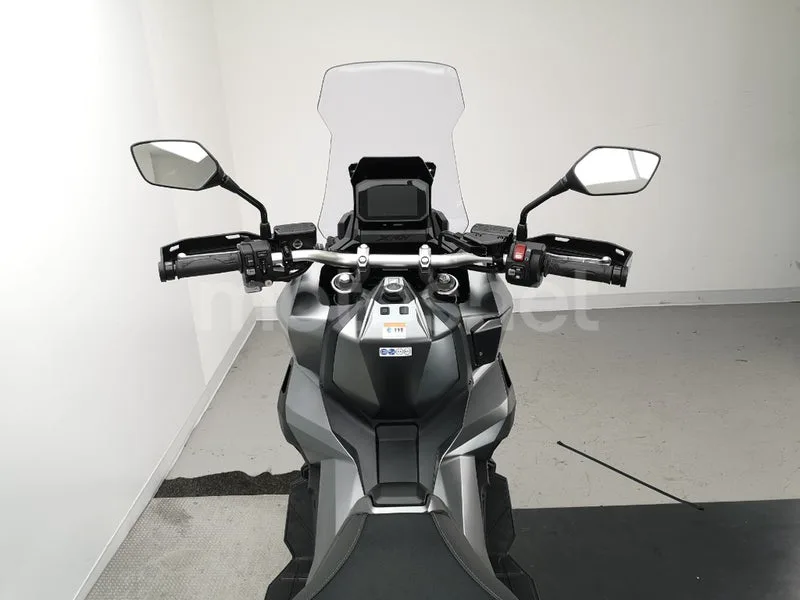 Honda X-ADV – Vista 7