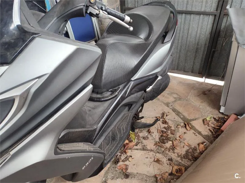 Kymco Super Dink 350i – Vista 2