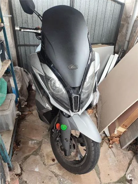 Kymco Super Dink 350i – Vista 9