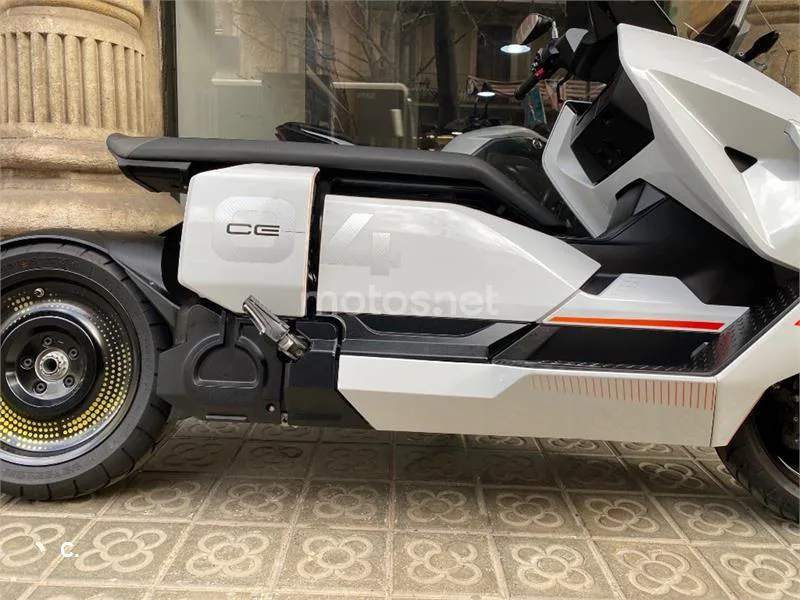 BMW CE 04 – Vista 4