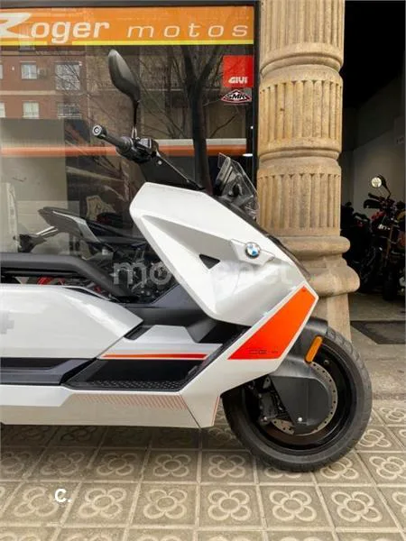 BMW CE 04 – Vista 9