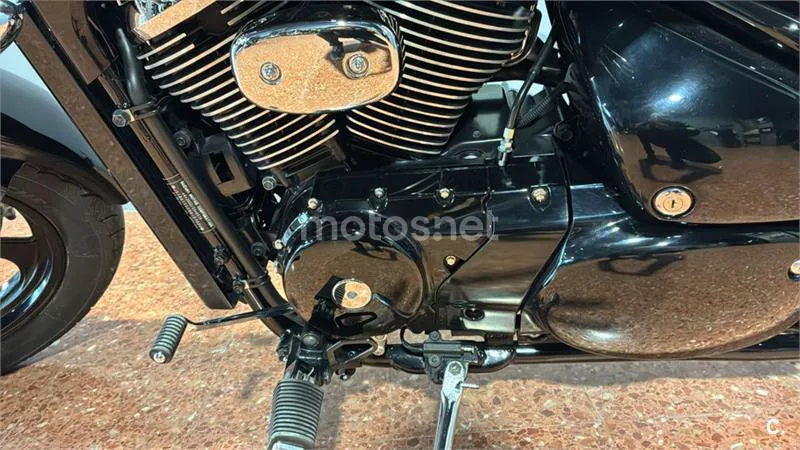 Suzuki VZ 800 Marauder – Vista 5