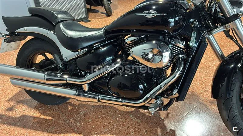 Suzuki VZ 800 Marauder – Vista 6