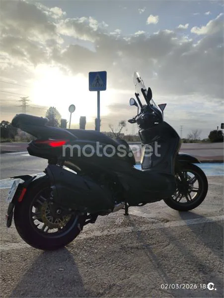 Piaggio Beverly – Vista 2